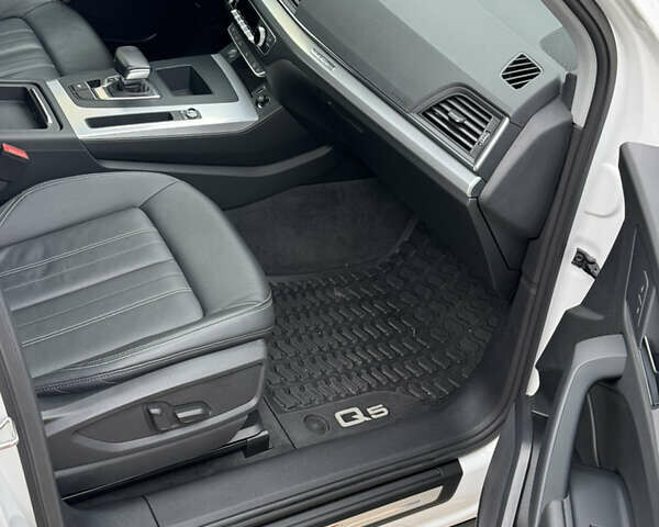 Білий Ауді Ку 5, об'ємом двигуна 1.98 л та пробігом 40 тис. км за 34800 $, фото 12 на Automoto.ua