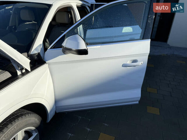 Белый Ауди Ку 5, объемом двигателя 2 л и пробегом 20 тыс. км за 35000 $, фото 19 на Automoto.ua