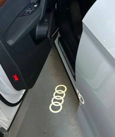 Белый Ауди Ку 5, объемом двигателя 2 л и пробегом 74 тыс. км за 17400 $, фото 4 на Automoto.ua