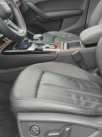 Белый Ауди Ку 5, объемом двигателя 2 л и пробегом 97 тыс. км за 32900 $, фото 26 на Automoto.ua