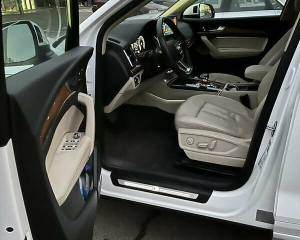 Білий Ауді Ку 5, об'ємом двигуна 1.98 л та пробігом 54 тис. км за 34500 $, фото 6 на Automoto.ua