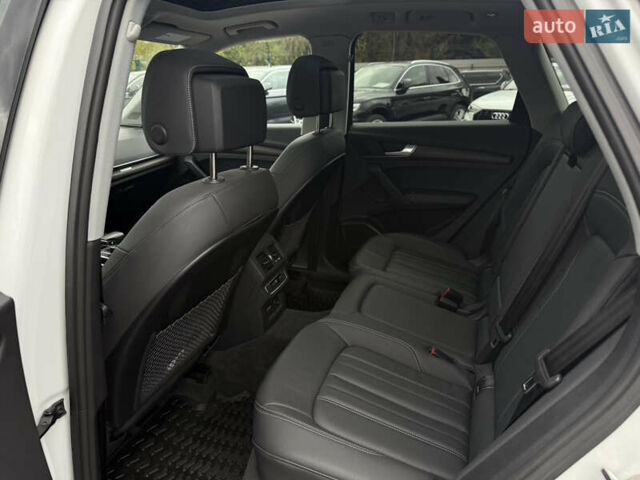 Білий Ауді Ку 5, об'ємом двигуна 1.98 л та пробігом 18 тис. км за 39500 $, фото 20 на Automoto.ua