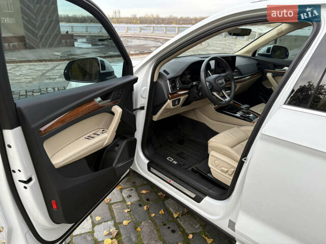 Белый Ауди Ку 5, объемом двигателя 2 л и пробегом 10 тыс. км за 42999 $, фото 13 на Automoto.ua