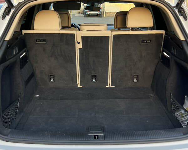 Белый Ауди Ку 5, объемом двигателя 1.98 л и пробегом 15 тыс. км за 41500 $, фото 38 на Automoto.ua