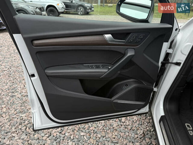 Білий Ауді Ку 5, об'ємом двигуна 1.98 л та пробігом 18 тис. км за 39500 $, фото 23 на Automoto.ua