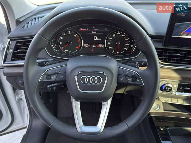 Ауді Ку 5 2023 у Барышевке на Automoto.ua Білий Ауді Ку 5, об'ємом двигуна 1.98 л та пробігом 22 тис. км за 37900 $, фото 25 на Automoto.ua