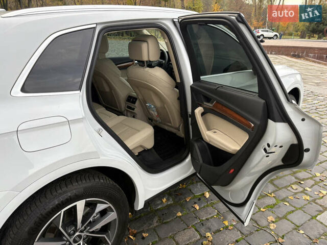 Белый Ауди Ку 5, объемом двигателя 2 л и пробегом 10 тыс. км за 42999 $, фото 8 на Automoto.ua