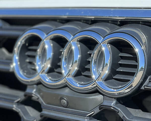 Белый Ауди Ку 5, объемом двигателя 1.98 л и пробегом 15 тыс. км за 41500 $, фото 7 на Automoto.ua