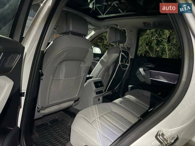 Белый Ауди Ку 5, объемом двигателя 1.98 л и пробегом 13 тыс. км за 42900 $, фото 27 на Automoto.ua