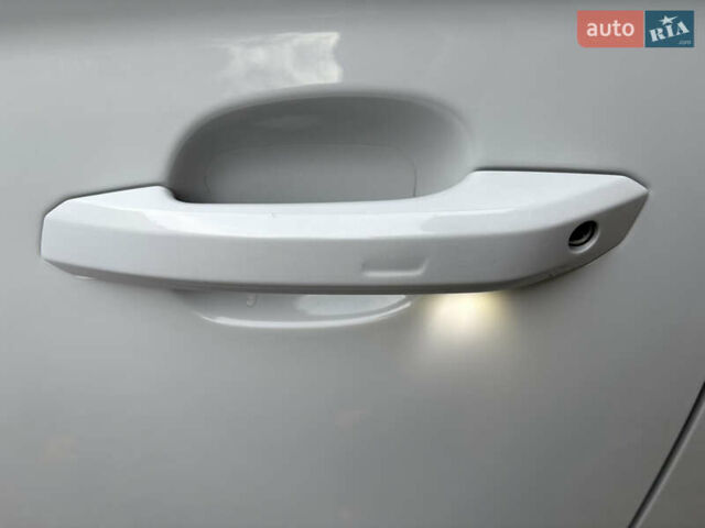 Белый Ауди Ку 5, объемом двигателя 2 л и пробегом 10 тыс. км за 42999 $, фото 26 на Automoto.ua