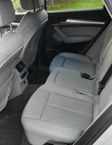 Белый Ауди Ку 5, объемом двигателя 1.98 л и пробегом 13 тыс. км за 56500 $, фото 10 на Automoto.ua