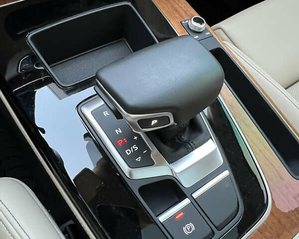 Белый Ауди Ку 5, объемом двигателя 1.98 л и пробегом 15 тыс. км за 41500 $, фото 27 на Automoto.ua