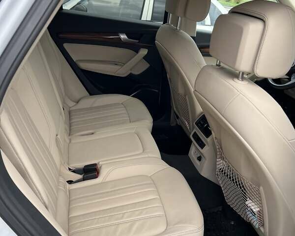 Білий Ауді Ку 5, об'ємом двигуна 1.98 л та пробігом 23 тис. км за 45000 $, фото 12 на Automoto.ua