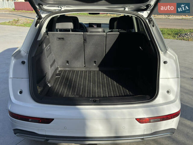 Ауді Ку 5 2023 у Барышевке на Automoto.ua Білий Ауді Ку 5, об'ємом двигуна 1.98 л та пробігом 22 тис. км за 37900 $, фото 39 на Automoto.ua