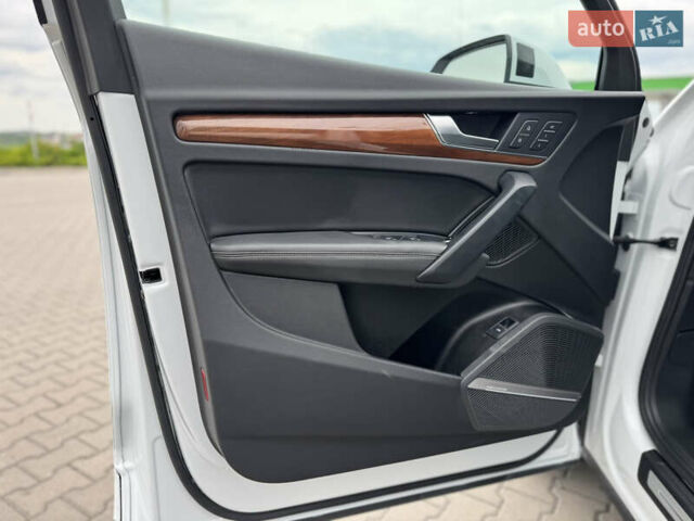 Белый Ауди Ку 5, объемом двигателя 1.98 л и пробегом 29 тыс. км за 32899 $, фото 27 на Automoto.ua