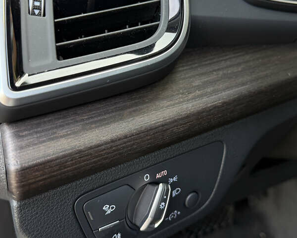 Білий Ауді Ку 5, об'ємом двигуна 1.98 л та пробігом 13 тис. км за 42900 $, фото 27 на Automoto.ua