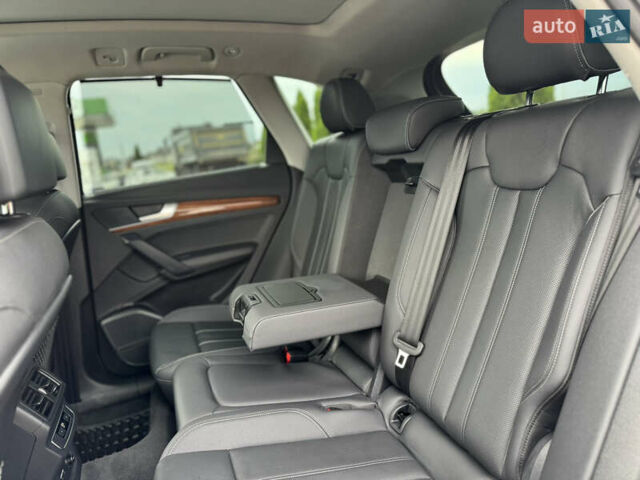 Белый Ауди Ку 5, объемом двигателя 1.98 л и пробегом 29 тыс. км за 32899 $, фото 41 на Automoto.ua