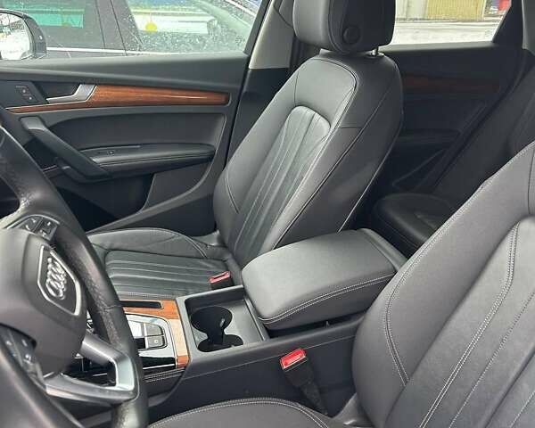 Білий Ауді Ку 5, об'ємом двигуна 1.98 л та пробігом 75 тис. км за 43900 $, фото 40 на Automoto.ua