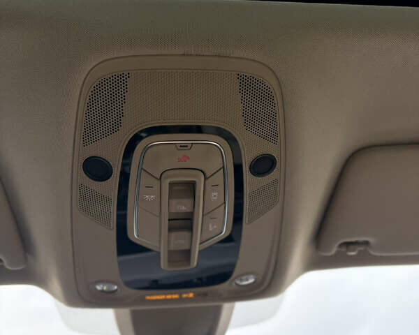 Белый Ауди Ку 5, объемом двигателя 2 л и пробегом 10 тыс. км за 42999 $, фото 19 на Automoto.ua