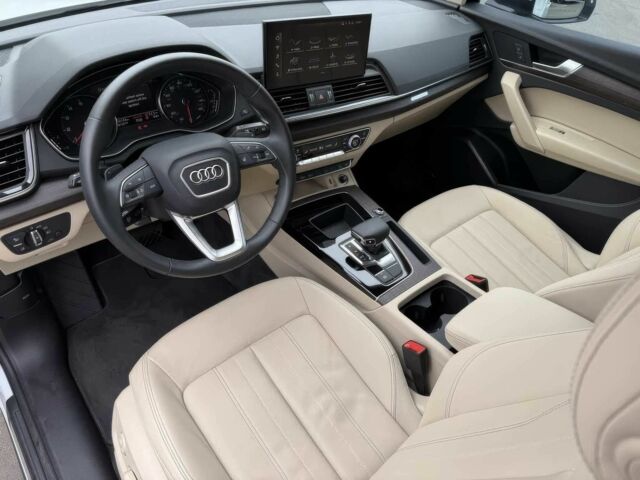 Білий Ауді Ку 5, об'ємом двигуна 2 л та пробігом 17 тис. км за 28900 $, фото 10 на Automoto.ua