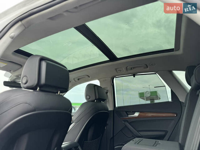 Белый Ауди Ку 5, объемом двигателя 1.98 л и пробегом 29 тыс. км за 32899 $, фото 44 на Automoto.ua