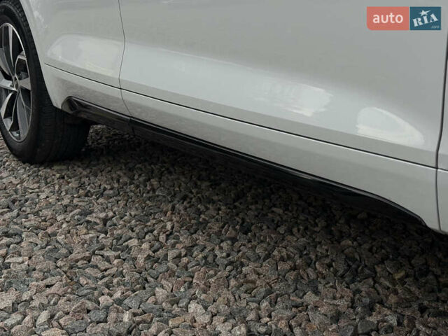 Білий Ауді Ку 5, об'ємом двигуна 1.98 л та пробігом 18 тис. км за 39500 $, фото 13 на Automoto.ua