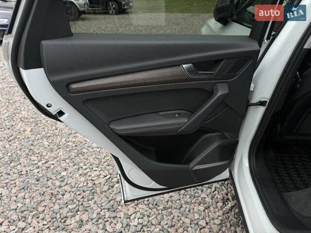 Білий Ауді Ку 5, об'ємом двигуна 1.98 л та пробігом 18 тис. км за 39500 $, фото 22 на Automoto.ua