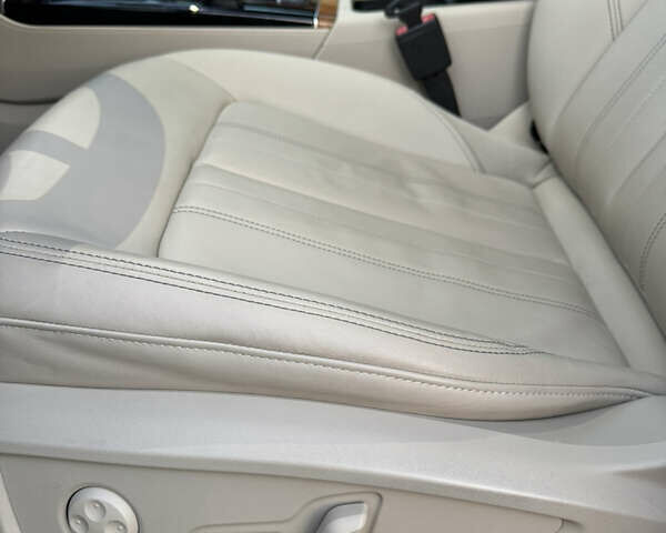 Белый Ауди Ку 5, объемом двигателя 1.98 л и пробегом 20 тыс. км за 36900 $, фото 32 на Automoto.ua