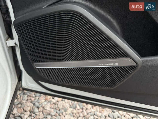 Білий Ауді Ку 5, об'ємом двигуна 1.98 л та пробігом 18 тис. км за 39500 $, фото 18 на Automoto.ua