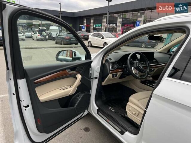 Білий Ауді Ку 5, об'ємом двигуна 1.98 л та пробігом 23 тис. км за 45000 $, фото 2 на Automoto.ua