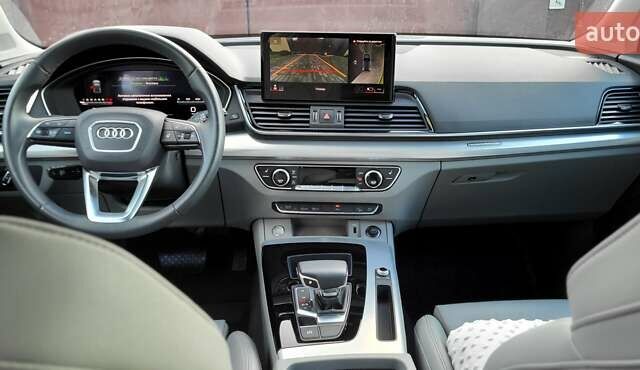 Белый Ауди Ку 5, объемом двигателя 1.98 л и пробегом 13 тыс. км за 56500 $, фото 5 на Automoto.ua