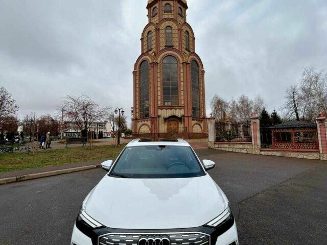 Білий Ауді Ку 5, об'ємом двигуна 0 л та пробігом 14 тис. км за 29600 $, фото 2 на Automoto.ua