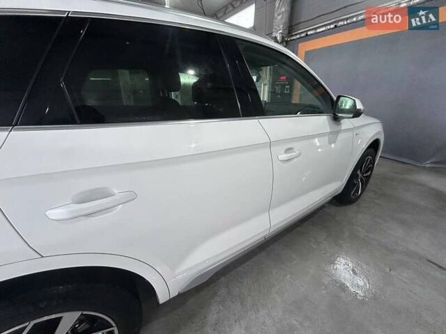 Білий Ауді Ку 5, об'ємом двигуна 1.98 л та пробігом 75 тис. км за 43900 $, фото 15 на Automoto.ua