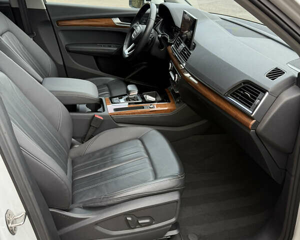 Белый Ауди Ку 5, объемом двигателя 1.98 л и пробегом 80 тыс. км за 38500 $, фото 15 на Automoto.ua