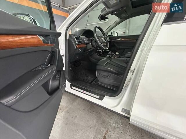 Білий Ауді Ку 5, об'ємом двигуна 1.98 л та пробігом 75 тис. км за 43900 $, фото 14 на Automoto.ua