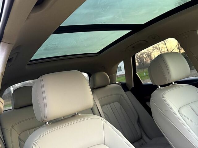 Белый Ауди Ку 5, объемом двигателя 2 л и пробегом 20 тыс. км за 36900 $, фото 11 на Automoto.ua