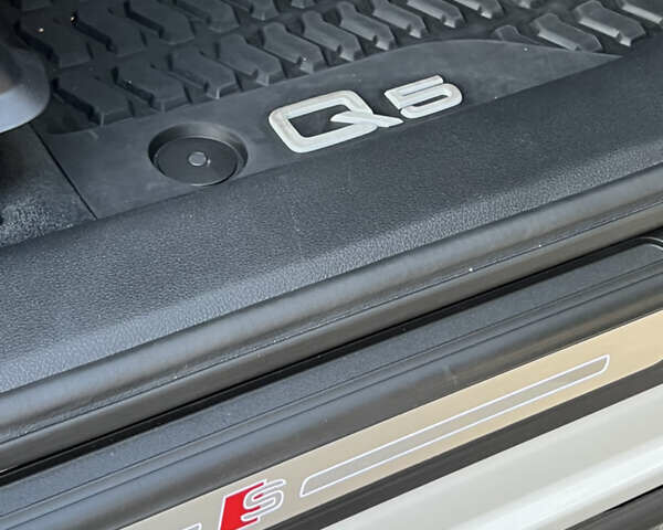 Белый Ауди Ку 5, объемом двигателя 1.98 л и пробегом 15 тыс. км за 41500 $, фото 43 на Automoto.ua