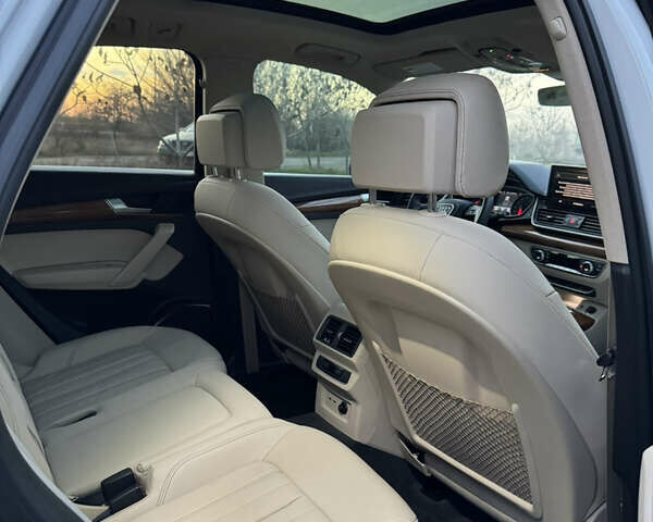 Белый Ауди Ку 5, объемом двигателя 1.98 л и пробегом 20 тыс. км за 36900 $, фото 29 на Automoto.ua