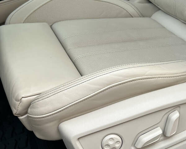 Белый Ауди Ку 5, объемом двигателя 1.98 л и пробегом 15 тыс. км за 41500 $, фото 24 на Automoto.ua