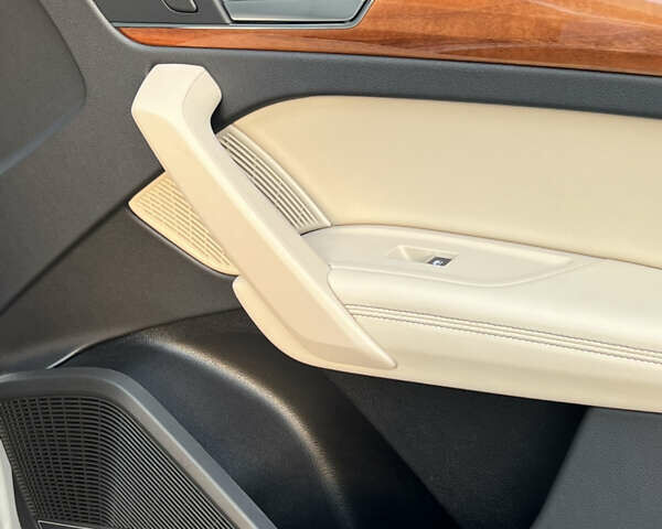 Белый Ауди Ку 5, объемом двигателя 1.98 л и пробегом 15 тыс. км за 41500 $, фото 44 на Automoto.ua