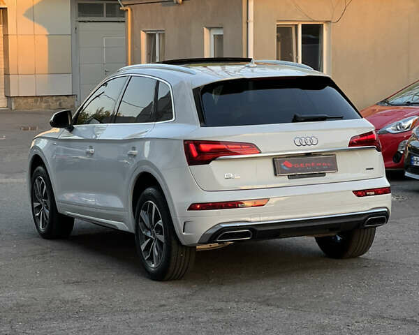 Белый Ауди Ку 5, объемом двигателя 1.98 л и пробегом 15 тыс. км за 41500 $, фото 64 на Automoto.ua