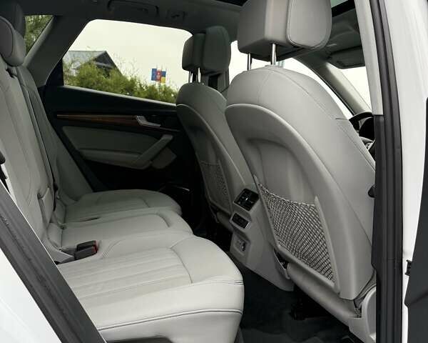 Ауди Ку 5 2023 в Виннице на Automoto.ua Белый Ауди Ку 5, объемом двигателя 1.98 л и пробегом 11 тыс. км за 34400 $, фото 24 на Automoto.ua