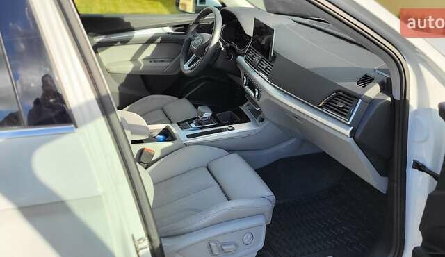 Белый Ауди Ку 5, объемом двигателя 1.98 л и пробегом 13 тыс. км за 56500 $, фото 9 на Automoto.ua