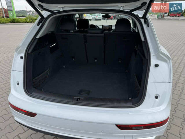 Белый Ауди Ку 5, объемом двигателя 1.98 л и пробегом 29 тыс. км за 32899 $, фото 46 на Automoto.ua