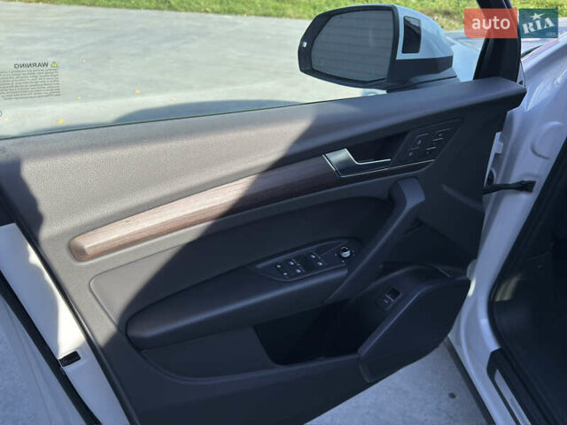 Ауді Ку 5 2023 у Барышевке на Automoto.ua Білий Ауді Ку 5, об'ємом двигуна 1.98 л та пробігом 22 тис. км за 37900 $, фото 34 на Automoto.ua