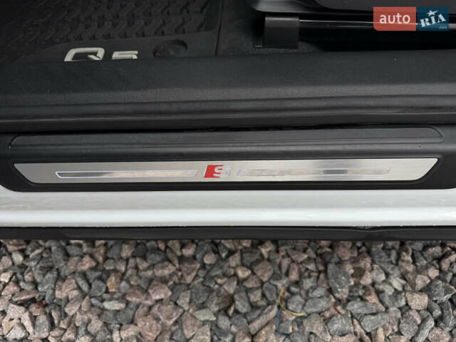 Білий Ауді Ку 5, об'ємом двигуна 1.98 л та пробігом 18 тис. км за 39500 $, фото 24 на Automoto.ua