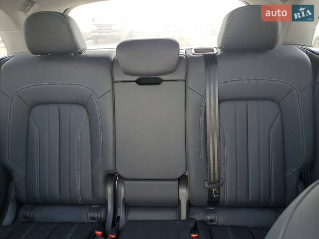 Белый Ауди Ку 5, объемом двигателя 1.98 л и пробегом 47 тыс. км за 28050 $, фото 8 на Automoto.ua