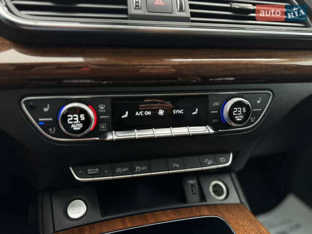 Белый Ауди Ку 5, объемом двигателя 1.98 л и пробегом 29 тыс. км за 32899 $, фото 53 на Automoto.ua