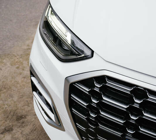 Белый Ауди Ку 5, объемом двигателя 1.98 л и пробегом 2 тыс. км за 42000 $, фото 4 на Automoto.ua