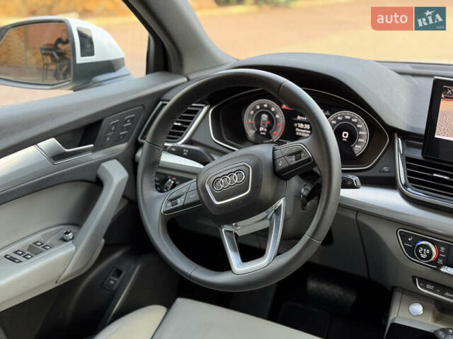 Білий Ауді Ку 5, об'ємом двигуна 2 л та пробігом 5 тис. км за 46500 $, фото 34 на Automoto.ua